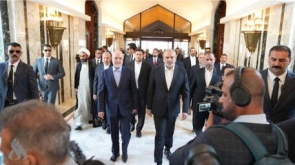 قاليباف في بغداد لبحث أمن الحدود وتعزيز العلاقات بين العراق وإيران