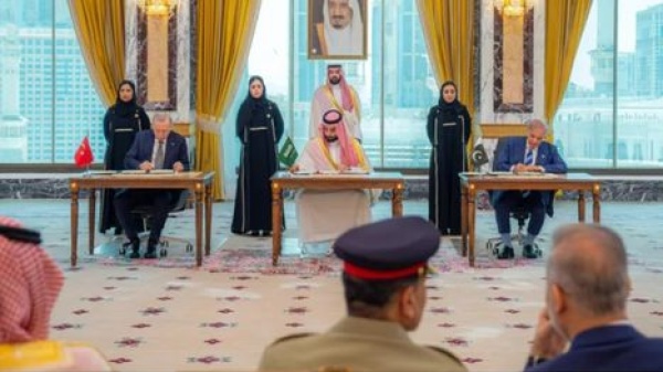 حلف مكة يفعل الدفاع المشترك قوات وقدرات عسكرية إلى السعودية