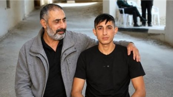 الاحتلال يعتقل نجل الشهيد فتحي خازم من جنين شاهد الاحتلال يعتقل نجل الشهيد فتحي خازم من جنين شاهد