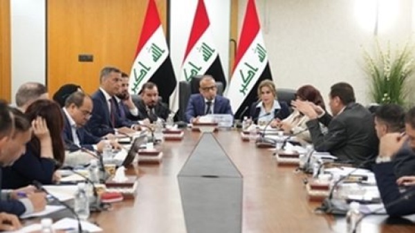 مع تراجع الإيرادات العراق يخسر 30 مليار دولار من احتياطيه النقدي لدفع الرواتب