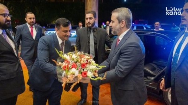 هي الأولى منذ 19 عاما وزير الخارجية السوري يصل إلى إسلام آباد هي الأولى منذ 19 عاما وزير الخارجية السوري يصل إلى إسلام آباد