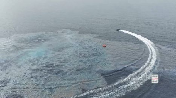 الحوثي تعلن استهداف ناقلة نفط سعودية في خليج عدن الحوثي تعلن استهداف ناقلة نفط سعودية في خليج عدن