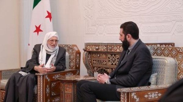 مفتي سوريا الرفاعي يصدر توضيحا بعد جدل حديثه عن الوهابية والشرع