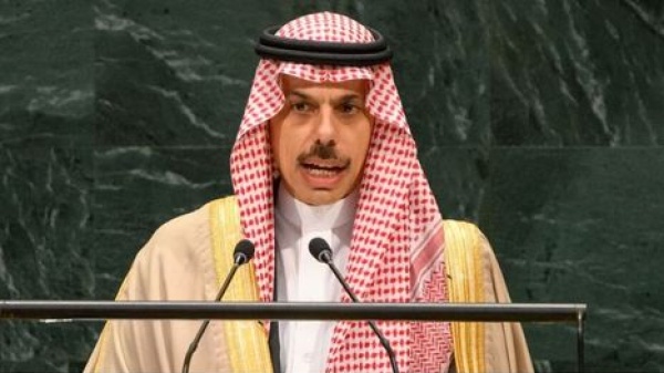 وزير الخارجية السعودية يهاجم إيران أدان التهديدات لطرق الملاحة الدولية