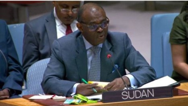 بشسع نعل كليب مندوب السودان يشن هجوما حادا على الإمارات شاهد بشسع نعل كليب مندوب السودان يشن هجوما حادا على الإمارات شاهد