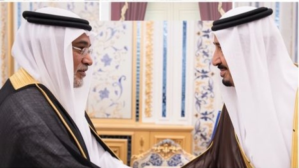 سفير سعودي سابق يتهم محمد بن زايد بقتل أخيه الشيخ خليفة سفير سعودي سابق يتهم محمد بن زايد بقتل أخيه الشيخ خليفة