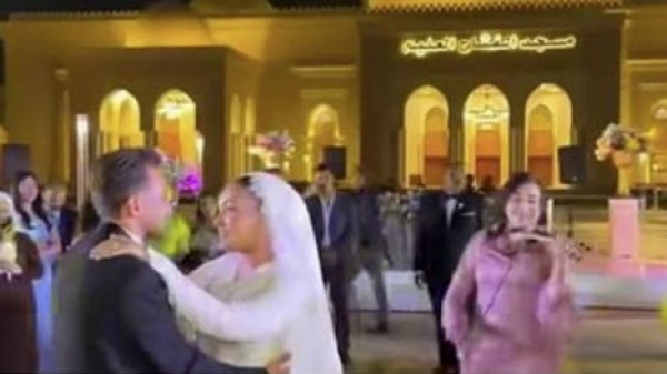 كيف أوصل نهم جمهورية السيسي الجديدة للمال إلى إهانة المقدسات الإسلامية