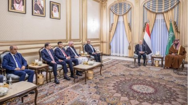الرئاسة اليمنية تحذر إيران سنتحرك عسكريا ضد أي انتهاك لسيادة بلادنا الرئاسة اليمنية تحذر إيران سنتحرك عسكريا ضد أي انتهاك لسيادة بلادنا