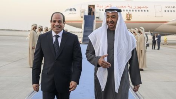 السيسي يقتطع من كعكة الجيش ليغزو قطاع الصحة هل يصطدم بالإمارات