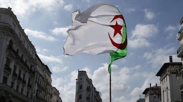 هل دعم ديغول مشروع التعريب في الجزائر بعد الاستقلال هل دعم ديغول مشروع التعريب في الجزائر بعد الاستقلال