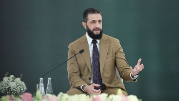 الشرع لا استعجال للسلام مع إسرائيل ومنفتحون على الحوار مع حزب الله الشرع لا استعجال للسلام مع إسرائيل ومنفتحون على الحوار مع حزب الله