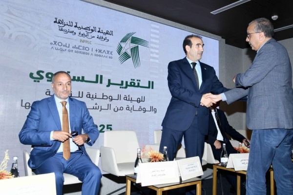 بنعليلو يدعو إلى إعداد استراتيجية من جيل جديد لمحاربة الفساد بالمغرب بنعليلو يدعو إلى إعداد استراتيجية من جيل جديد لمحاربة الفساد بالمغرب