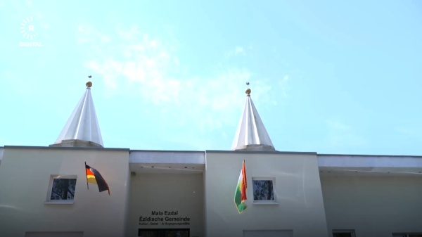 نائب رئيس بيت الإيزديين في كالکار اعترفت 23 دولة بإبادتنا لكن العراق لم يعترف بها حتى الآن نائب رئيس بيت الإيزديين في كالکار اعترفت 23 دولة بإبادتنا لكن العراق لم يعترف بها حتى الآن