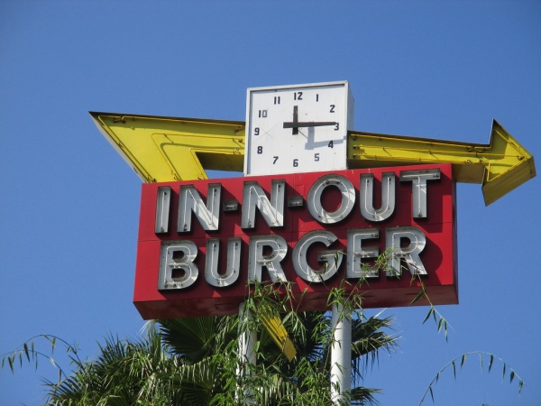 لهذا السبب ترفض مطاعم in n out نظام توصيل الطلبات أونلاين لهذا السبب ترفض مطاعم in n out نظام توصيل الطلبات أونلاين