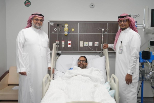 طبية مكة تنجح في استئصال كليتين متضخمتين وزراعة كلى استباقية طبية مكة تنجح في استئصال كليتين متضخمتين وزراعة كلى استباقية