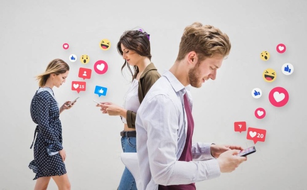 منصات صغيرة تسحب البساط من عمالقة التواصل منصات صغيرة تسحب البساط من عمالقة التواصل