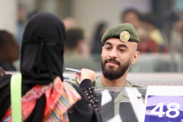 أبشر يجدد الجواز والتفعيل يفاجئ المسافرين أبشر يجدد الجواز والتفعيل يفاجئ المسافرين