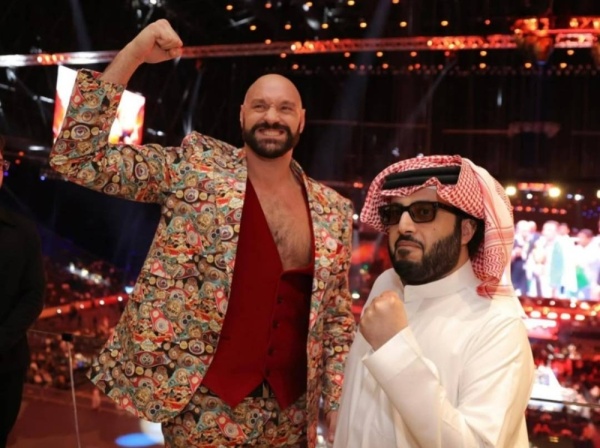 تايسون فيوري تركي آل الشيخ وعد بأكبر نزالات الملاكمة وحققها في 3 أعوام