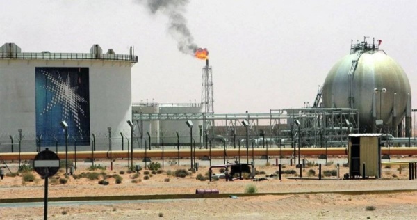 إمدادات السعودية تعيد تسعير برميل النفط