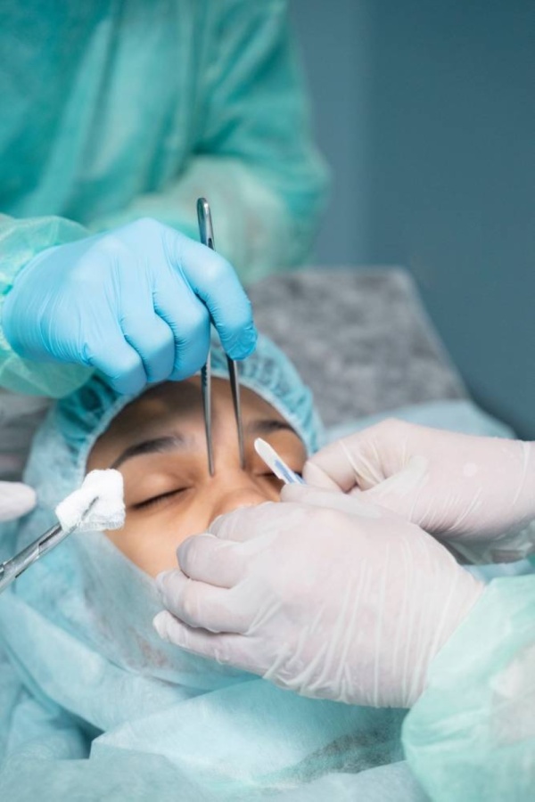 تجميل الأنف يقفز 164 وشد الثدي يتجاوز ثلاثة أضعاف تجميل الأنف يقفز 164 وشد الثدي يتجاوز ثلاثة أضعاف