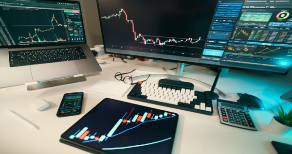 أفضل منصات تداول الفوركس للمبتدئين في الإمارات العربية المتحدة أفضل منصات تداول الفوركس للمبتدئين في الإمارات العربية المتحدة