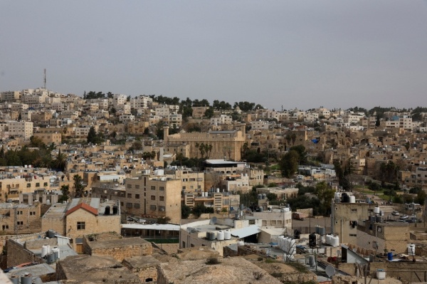 إسرائيل تشن عدوان كبير في الضفة الغربية بعد عملية الخليل