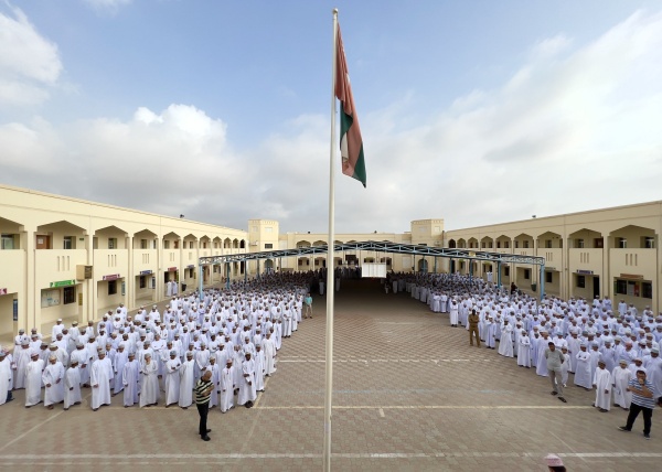 نشر الدفعة الأولى من نتائج تقويم المدارس 12 مدرسة تتلقى تقاريرها للعام 2025 2026
