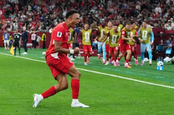 سويسرا تقصي الجزائر وتعبر إلى ثمن نهائي كأس العالم سويسرا تقصي الجزائر وتعبر إلى ثمن نهائي كأس العالم