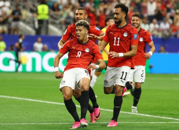 منتخب مصر يحجز مقعده في ثمن النهائي في المونديال منتخب مصر يحجز مقعده في ثمن النهائي في المونديال