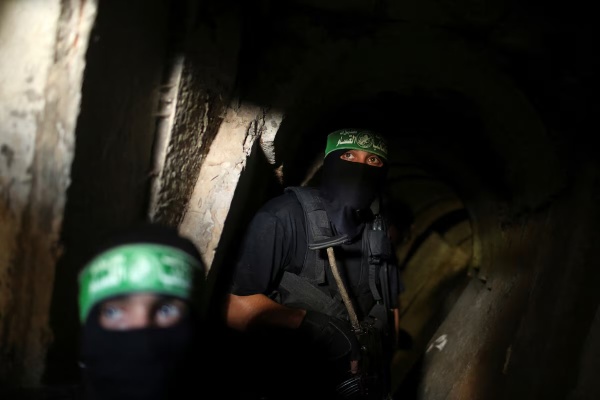 حماس الخطوة الأولى في تنفيذ اتفاق نزع السلاح هي التزام إسرائيل بوقف القتل حماس الخطوة الأولى في تنفيذ اتفاق نزع السلاح هي التزام إسرائيل بوقف القتل