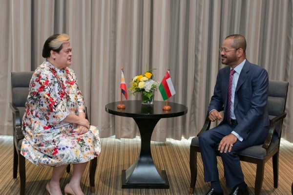 وزير الخارجية يبحث مع نظيرته الفلبينية في مانيلا سبل تعزيز الشراكة الثنائية وحرية الملاحة