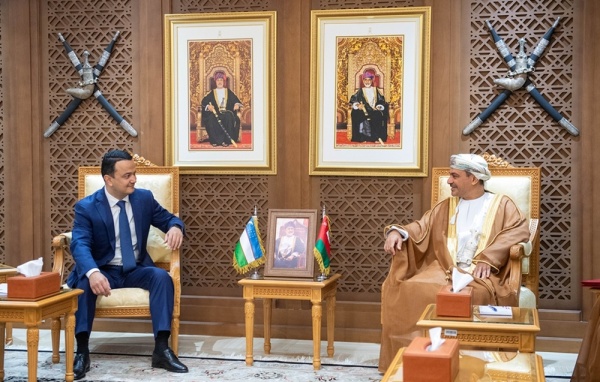 سلطنة ع مان وأوزبكستان تبحثان توسيع التعاون الاقتصادي والتجاري والاستثماري