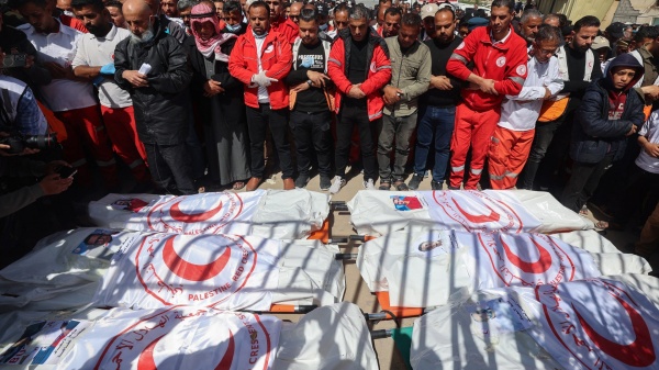 الشهداء في غزة يلامسون 74 ألفا وتحذير من تفاقم الوضع الصحي الشهداء في غزة يلامسون 74 ألفا وتحذير من تفاقم الوضع الصحي