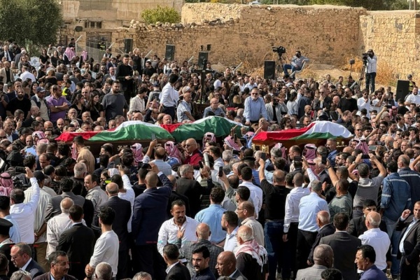 القبض على ثلاثة مشتبه بهم في الهجوم على كنيسة في الأردن