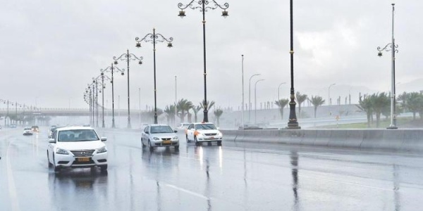 منخفض جوي يؤثر على سواحل الوسطى وظفار الجمعة والسبت مع فرص أمطار رعدية منخفض جوي يؤثر على سواحل الوسطى وظفار الجمعة والسبت مع فرص أمطار رعدية