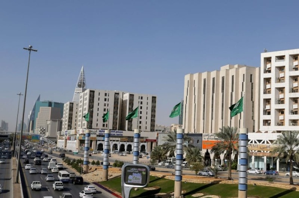 مدارس الرياض تعتمد التعليم عن ب عد عقب الهجوم على المطار مدارس الرياض تعتمد التعليم عن ب عد عقب الهجوم على المطار