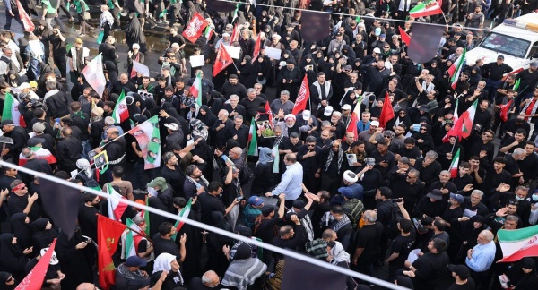بدء مراسم تشييع خامنئي في طهران بدء مراسم تشييع خامنئي في طهران