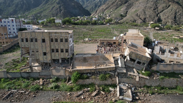 استهداف المدارس ومحيط المرافق الصحية جرائم العدوان لتدمير حاضر اليمن ومستقبله استهداف المدارس ومحيط المرافق الصحية جرائم العدوان لتدمير حاضر اليمن ومستقبله