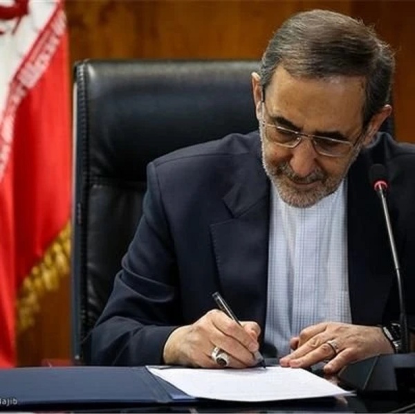 مستشار قائد الثورة الإيرانية الأسر الأمريكية تدفع ثمن مقامرة قادتها مستشار قائد الثورة الإيرانية الأسر الأمريكية تدفع ثمن مقامرة قادتها