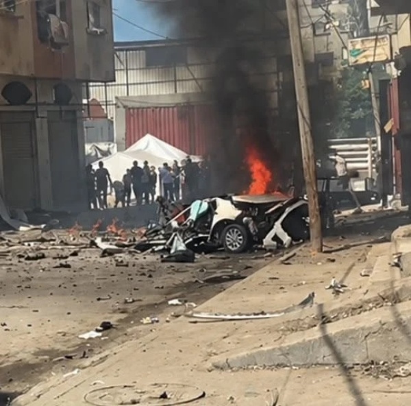 استشهاد فلسطيني وإصابة آخرين جراء قصف العدو الإسرائيلي مركبة شرق مدينة غزة
