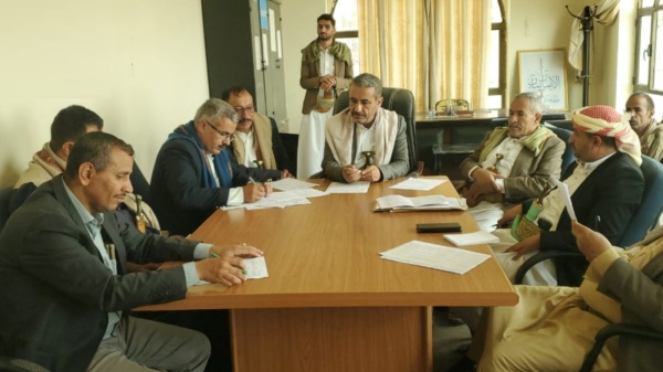 مناقشة أوضاع مؤسسة المياه والصرف الصحي بالمحويت