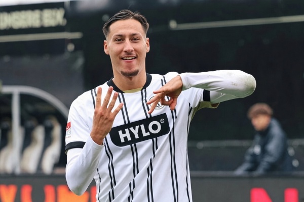 وكيل يونس بن طالب يحمل المدرب محمد وهبي مسؤولية اختيار تمثيل ألمانيا وكيل يونس بن طالب يحمل المدرب محمد وهبي مسؤولية اختيار تمثيل ألمانيا