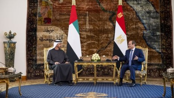 محمد بن زايد يزور مصر اتفق مع السيسي على مواصلة التنسيق محمد بن زايد يزور مصر اتفق مع السيسي على مواصلة التنسيق