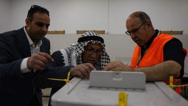 حماس تدعو لاجتماع وطني عاجل قبل انتخابات المجلس الوطني الفلسطيني حماس تدعو لاجتماع وطني عاجل قبل انتخابات المجلس الوطني الفلسطيني