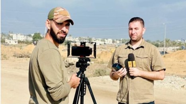 استشهاد صحفي بقصف إسرائيلي في غزة شقيق مراسل الجزيرة الشهيد محمد وشاح استشهاد صحفي بقصف إسرائيلي في غزة شقيق مراسل الجزيرة الشهيد محمد وشاح