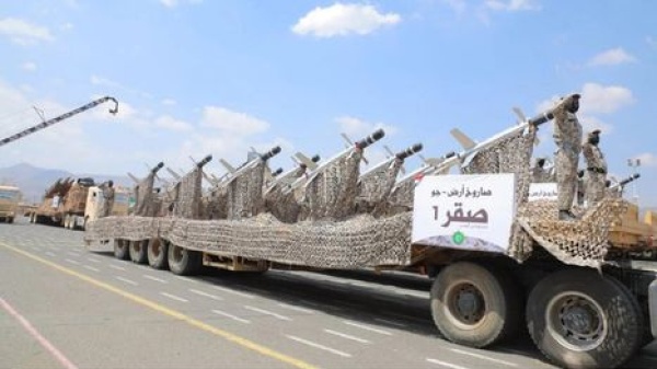 الحوثي تعلن استهداف منشآت لـ أرامكو في جيزان وينبع سنواصل التصعيد الحوثي تعلن استهداف منشآت لـ أرامكو في جيزان وينبع سنواصل التصعيد