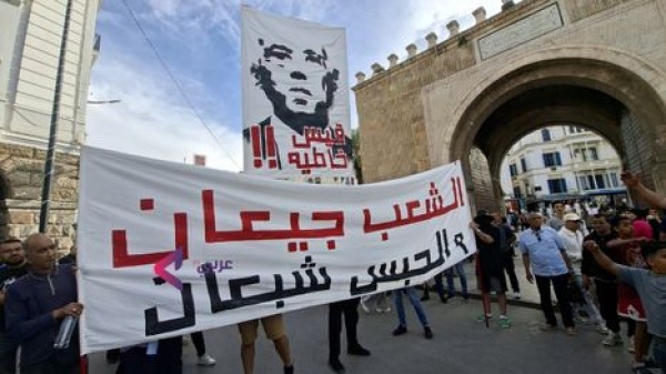 تراكم الأزمات بتونس يهدد بتفجر الشارع أين يكمن الحل