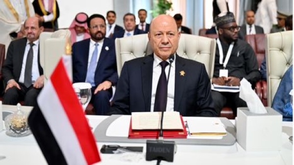 العليمي يوجه الجيش اليمني لرفع الجاهزية للدرجة القصوى لهذا السبب