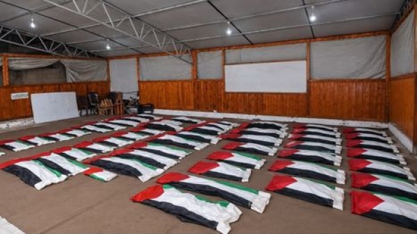 غزة تودع 105 شهداء انتشلوا بعد ثلاث سنوات تحت الأنقاض شاهد غزة تودع 105 شهداء انتشلوا بعد ثلاث سنوات تحت الأنقاض شاهد
