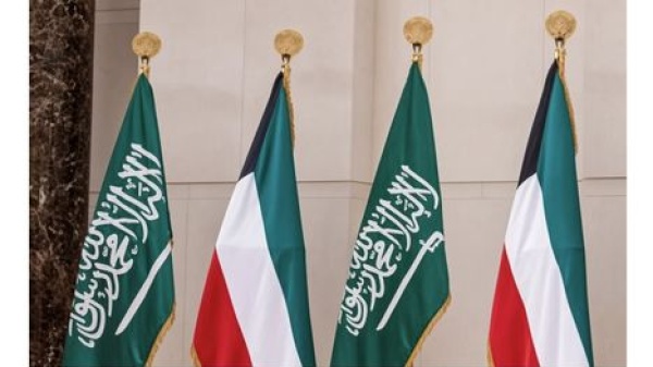 سنشد عضدك بأخيك رسالة لافتة من السفير السعودي في الكويت سنشد عضدك بأخيك رسالة لافتة من السفير السعودي في الكويت
